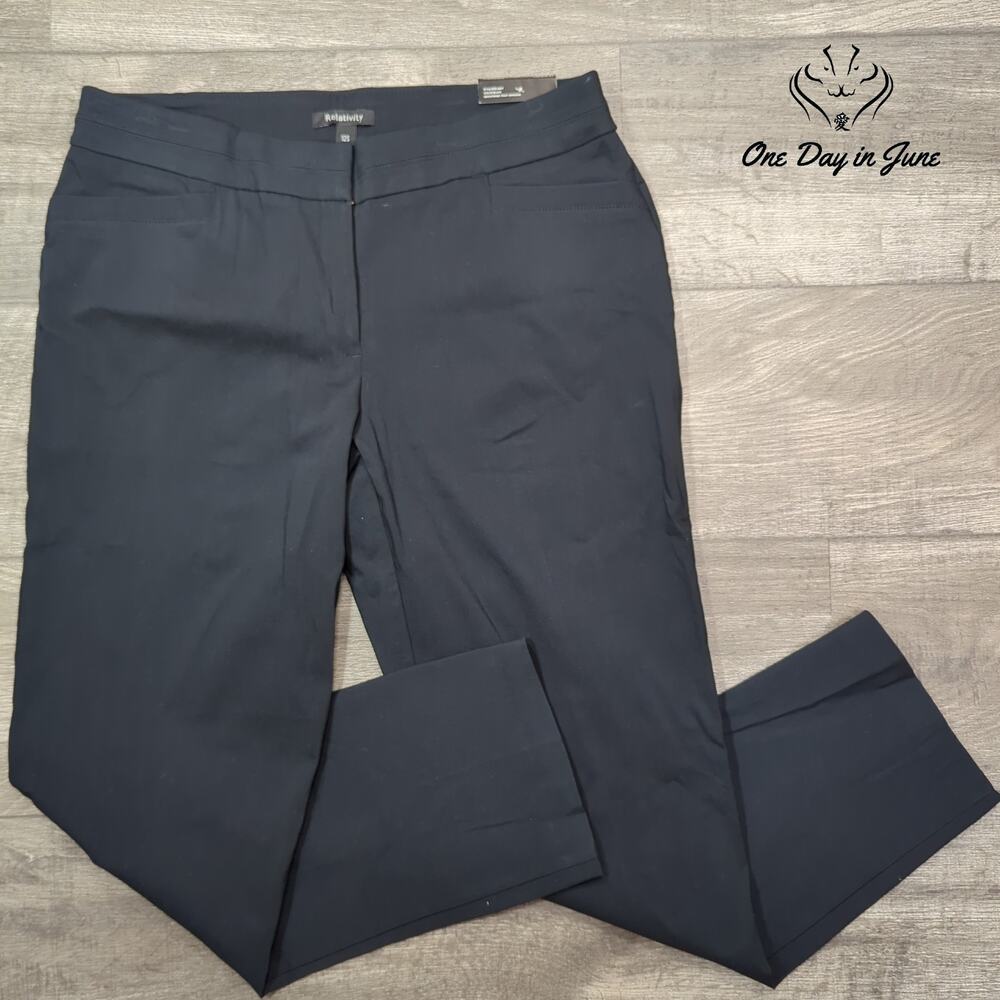 relativity Straight Leg Dress Pants Women's Black NWT Size 12 Short